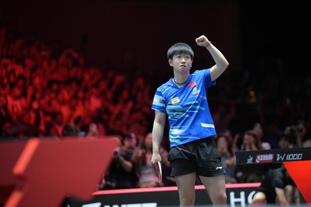 1739110859684024321.jpg (体育)(5)乒乓球——WTT新加坡大满贯:孙颖莎女单夺冠XxjpseC008822_20250209_PEPFN0A001.jpg