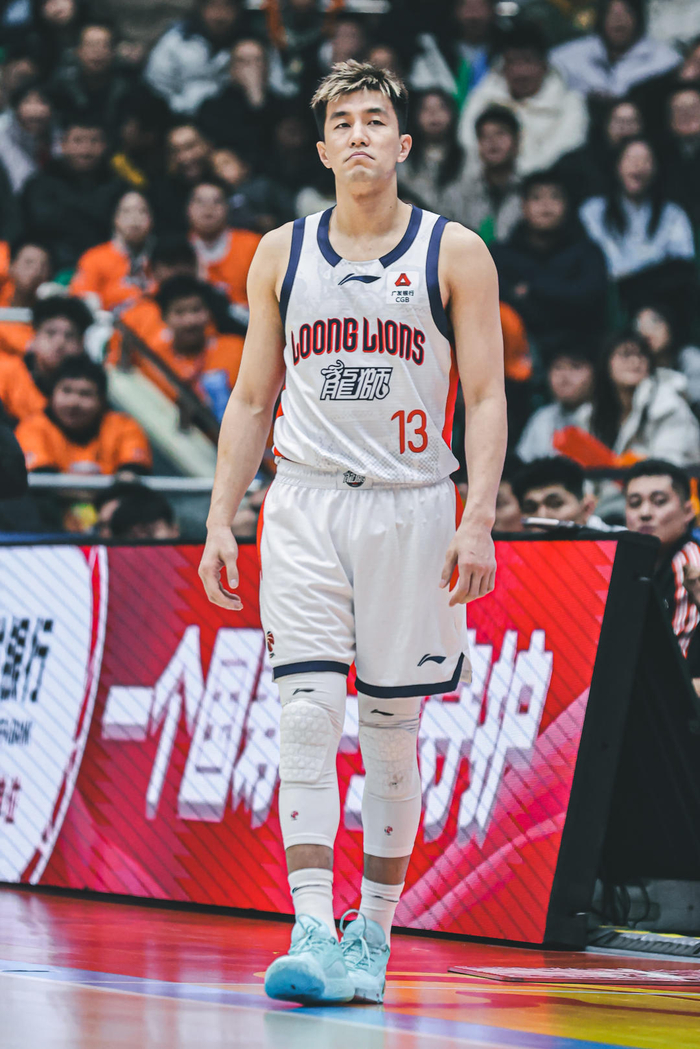 KAIYUN SPORTS-郭艾伦辟谣被诈骗传闻引热议，运动员为何成被诈骗的重灾区之一？|冯子涵|熟人|博尔特|周琦|财商_新浪新闻